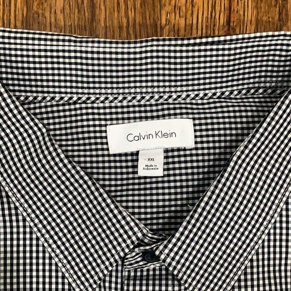 Calvin Klein Button Down Shirt. - Picture 4 of 5